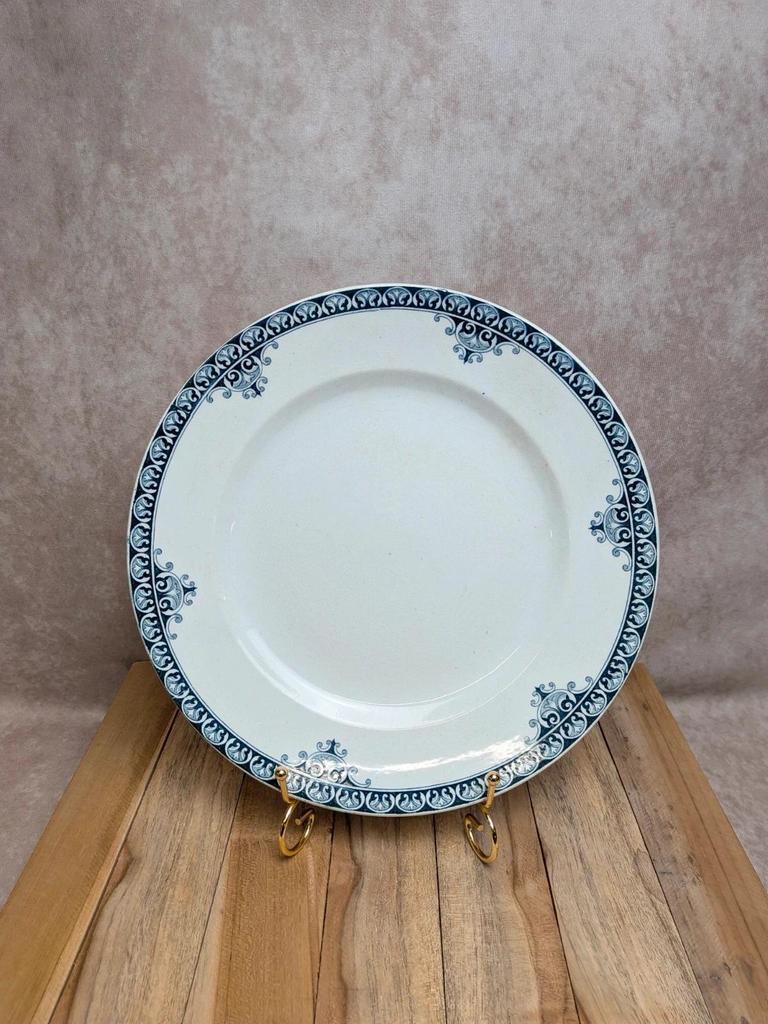 Plat rond Terre de Fer St Amand modèle Andrinople