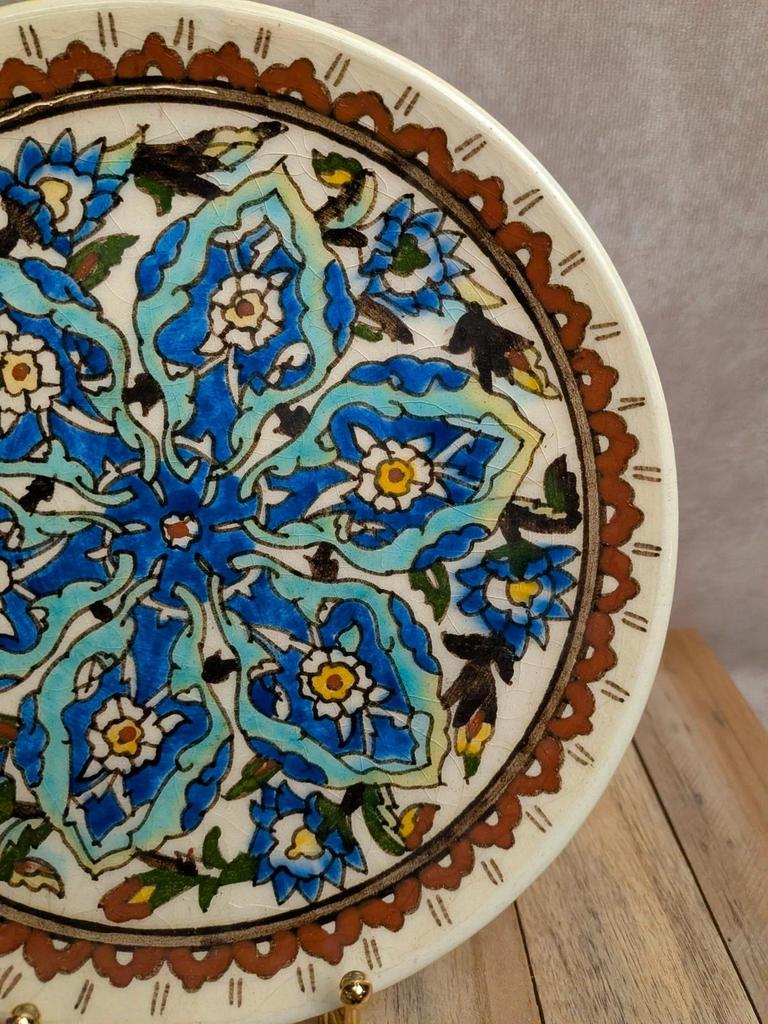 💠 Assiette artisanale en céramique émaillée décor floral 💠