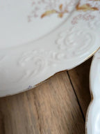 Lot de 3 assiettes anciennes en porcelaine décor floral