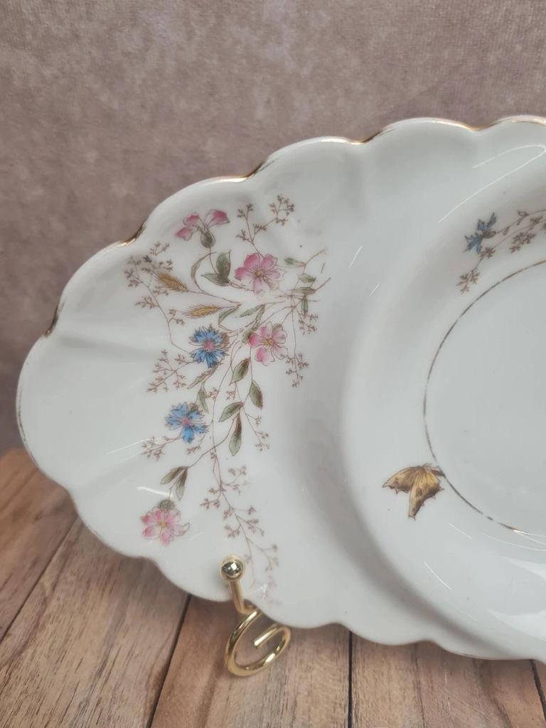 Lot de 2 sous-tasses anciennes porcelaine fine Franco-anglaise Paris décor fleuri doré égoïste
