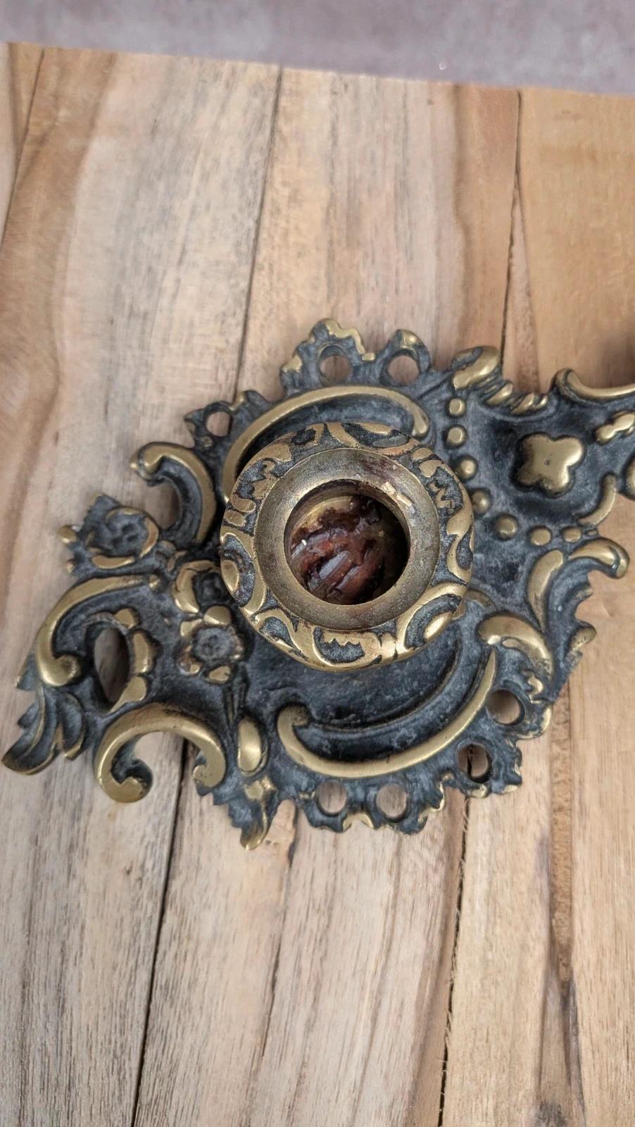 Bougeoir rat de cave ancien en bronze – style baroque