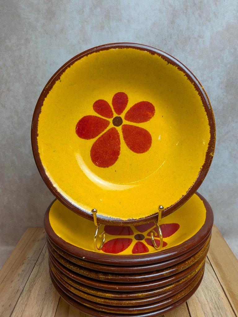 Lot de 9 assiettes creuses vintage Saint-clément décor floral jaune peint main