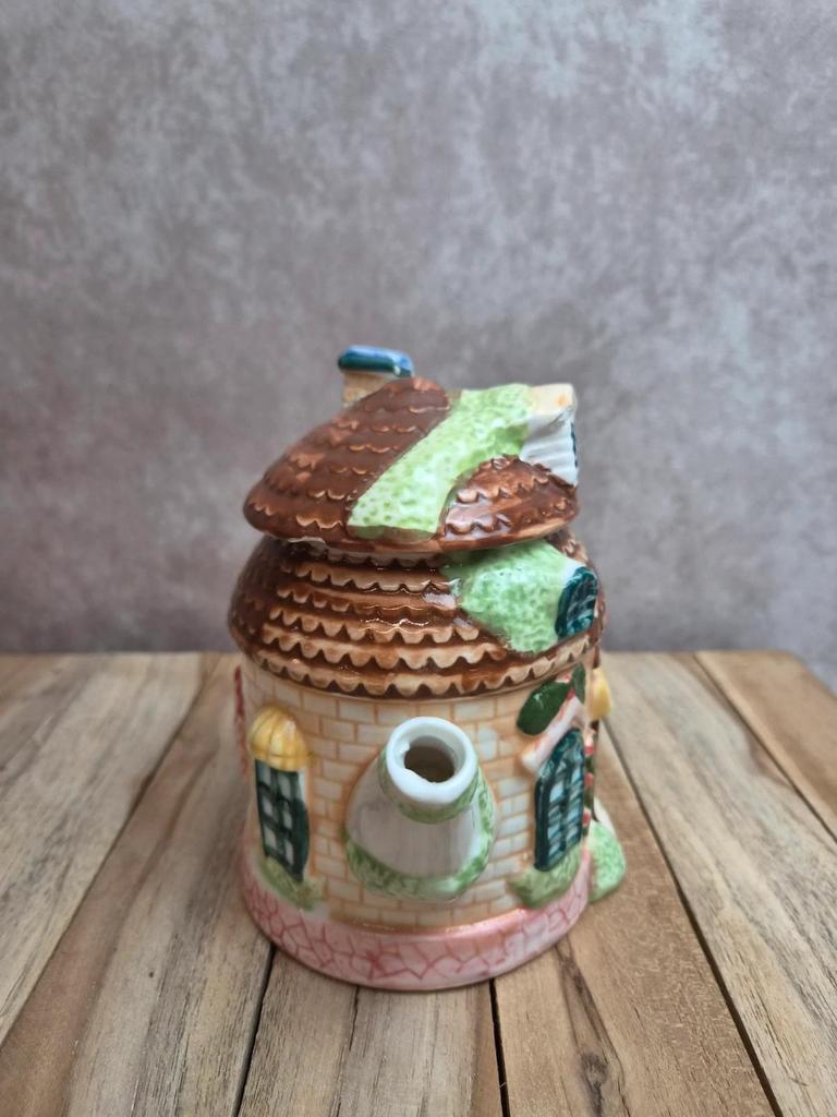 Théière vintage en forme de maison – céramique émaillée cottage
