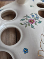 Porte-œufs ancien en faïence décor floral – 6 œufs – Anse centrale – Style Sarreguemines