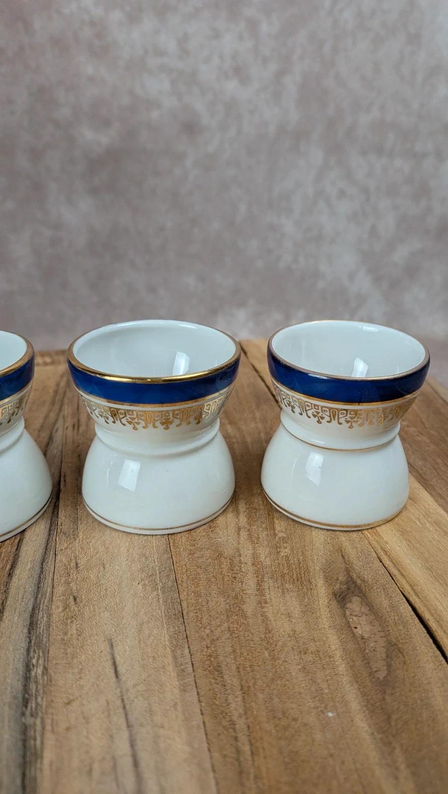 Lot de 5 coquetiers en porcelaine bleu et or – vintage élégant