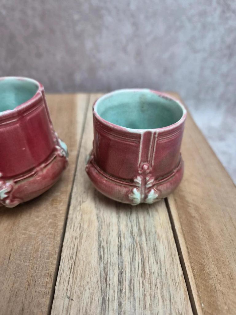 Ensemble ancien en barbotine majolique – plateau et 4 petits pots – Art Nouveau
