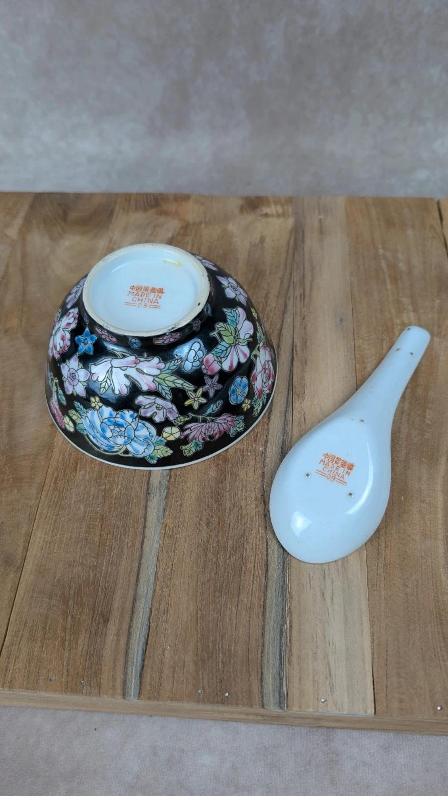 Bol et cuillère chinoise en porcelaine – décor floral noir