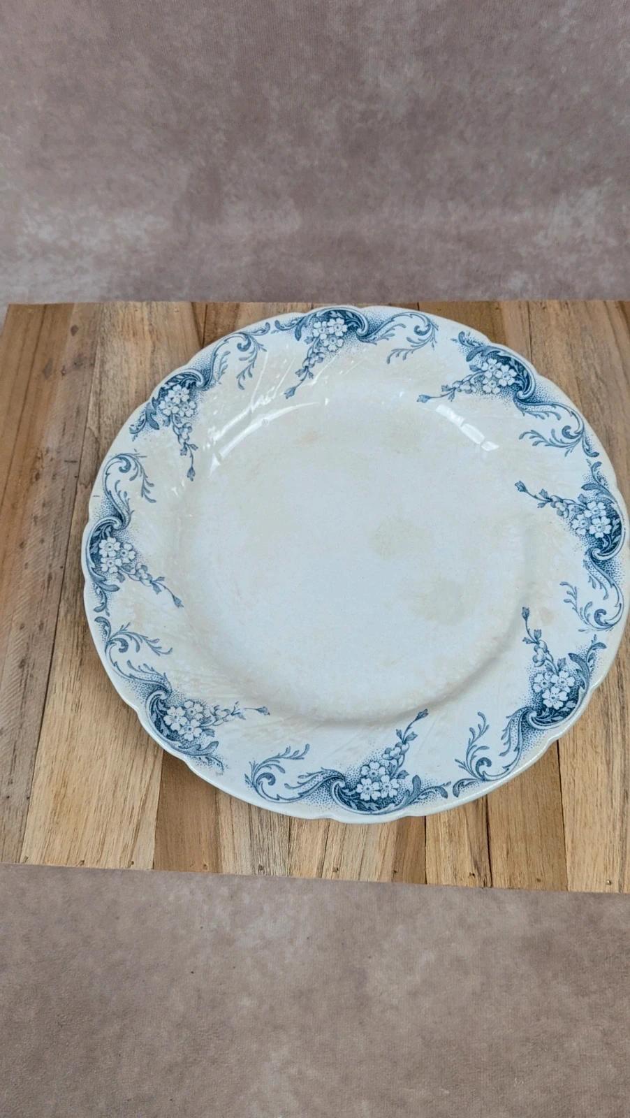 Plat sur pied ancien Kg Lunéville modèle Angèle