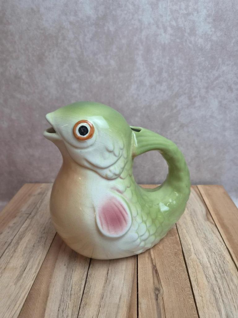 Pichet poisson vintage en barbotine polychrome – Carafe zoomorphe