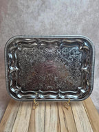 Plateau ancien en métal argenté décor floral gravé – style victorien