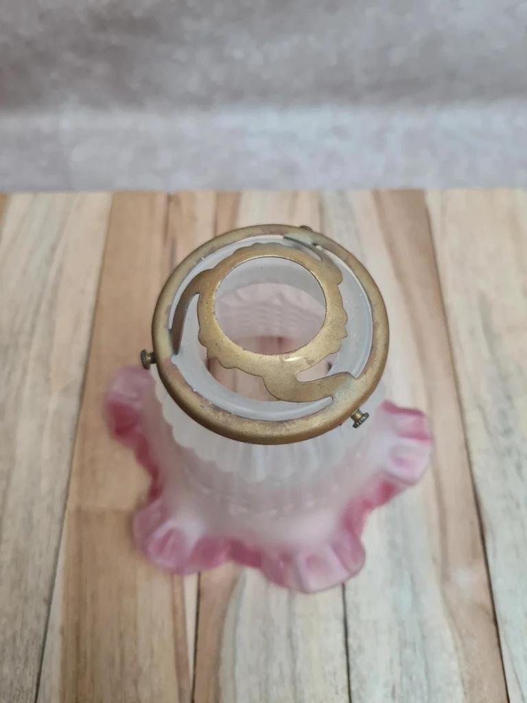 Applique / abat-jour vintage verre moulé rose givré – style tulipe 🌸