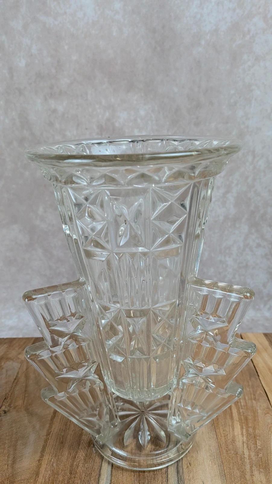 Vase Art Déco « Fusée » en verre moulé