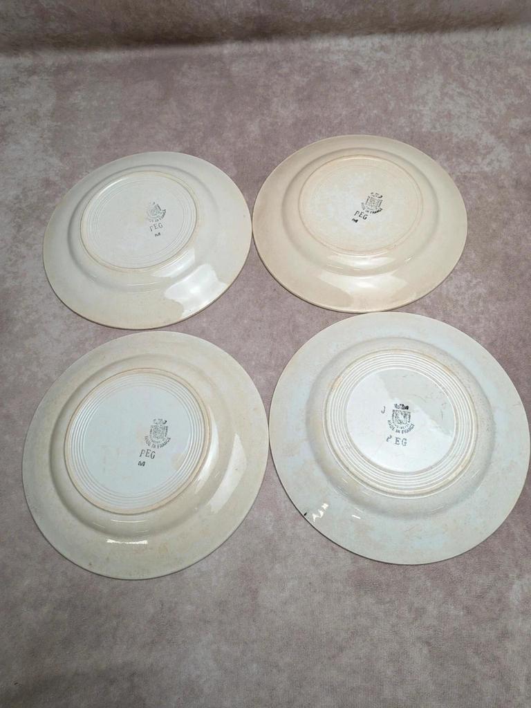 Assiettes plates terre de fer L’amandinoise Peg