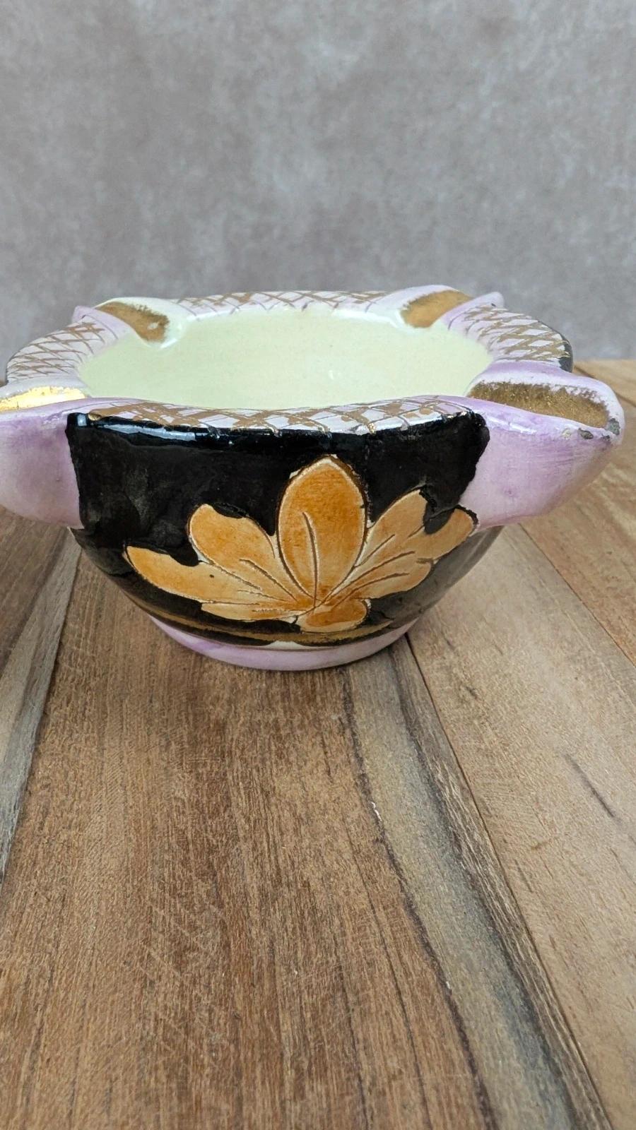 Cendrier vintage signé Vallauris – céramique décorative