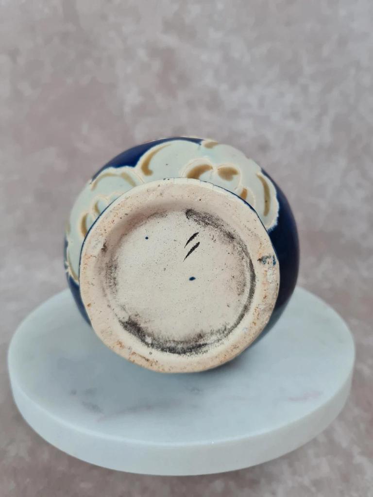 Vase ancien en faïence – décor en émail tubulaire