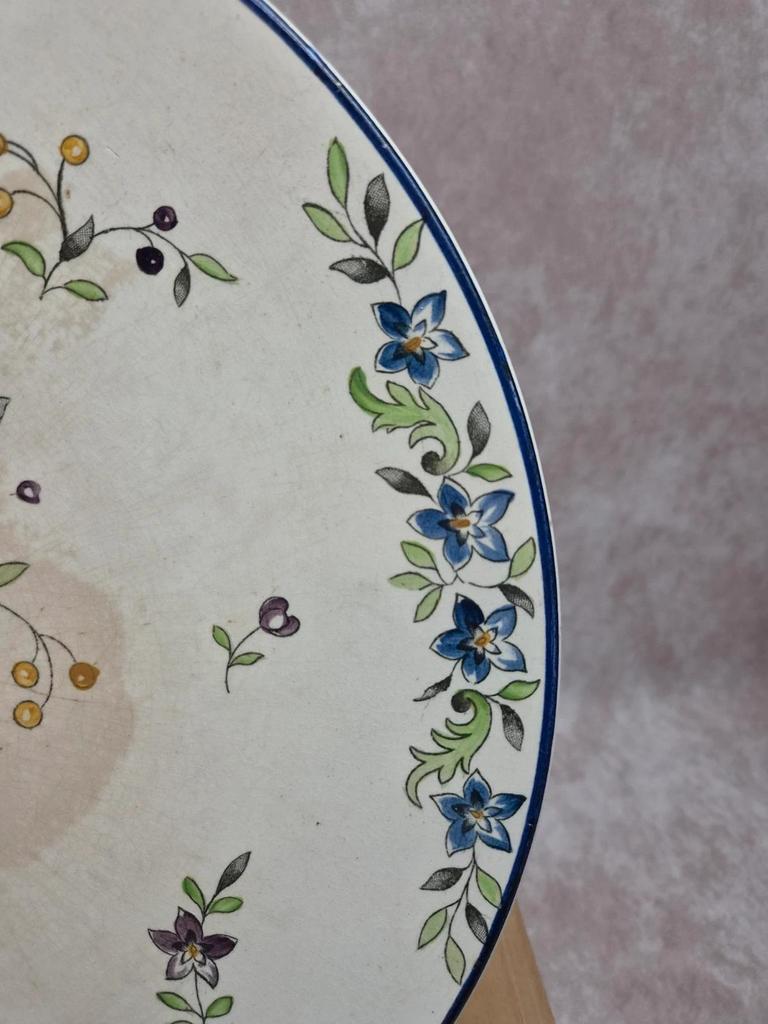 Grand plat terre de fer Longchamp Cléry décor oiseau