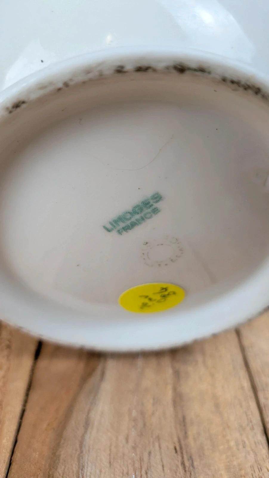 Sucrier ancien en porcelaine de Limoges – décor doré élégant