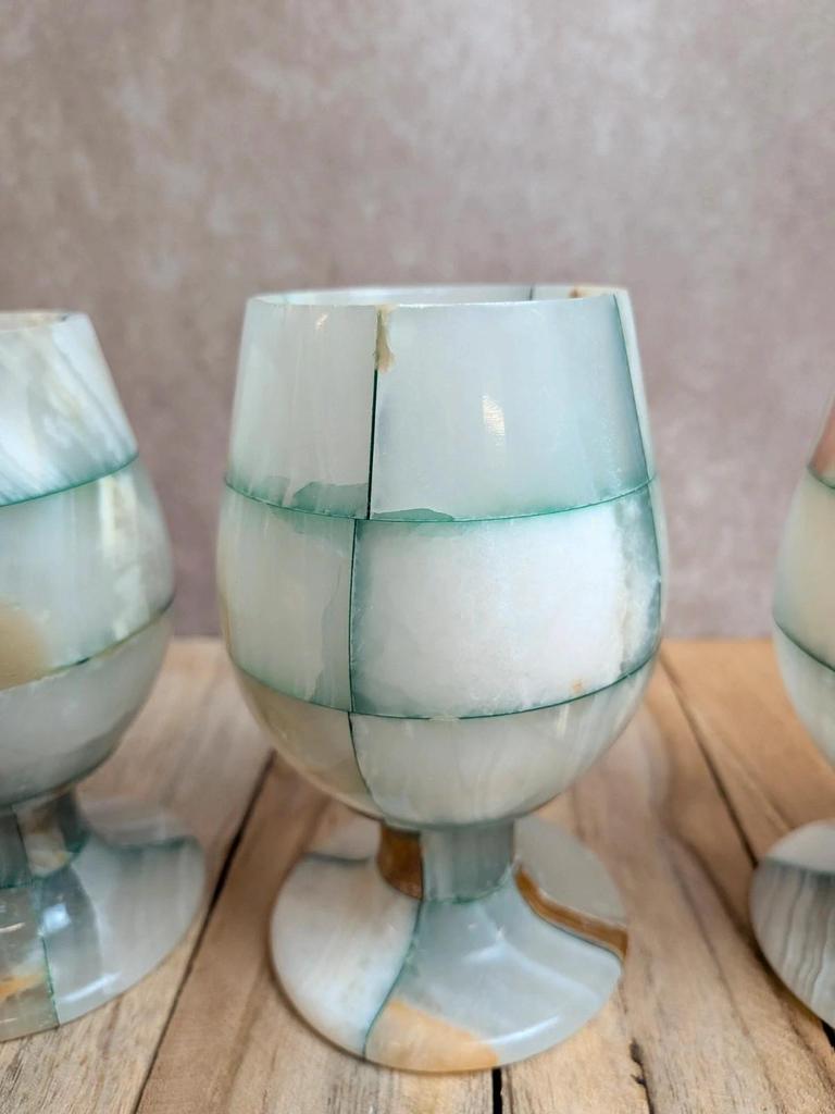 Lot de 4 verres à pied en onyx vintage