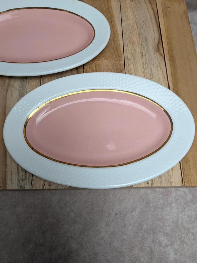Lot de 2 petits plats ovales terre de fer L’amandinoise modèle Excellence rose et doré