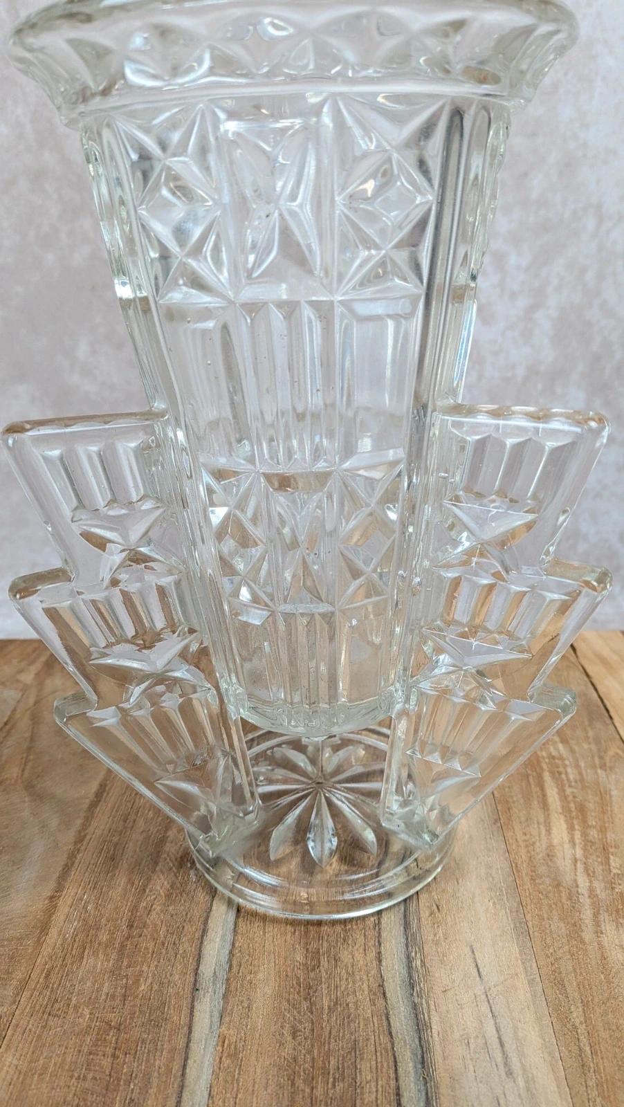 Vase Art Déco « Fusée » en verre moulé