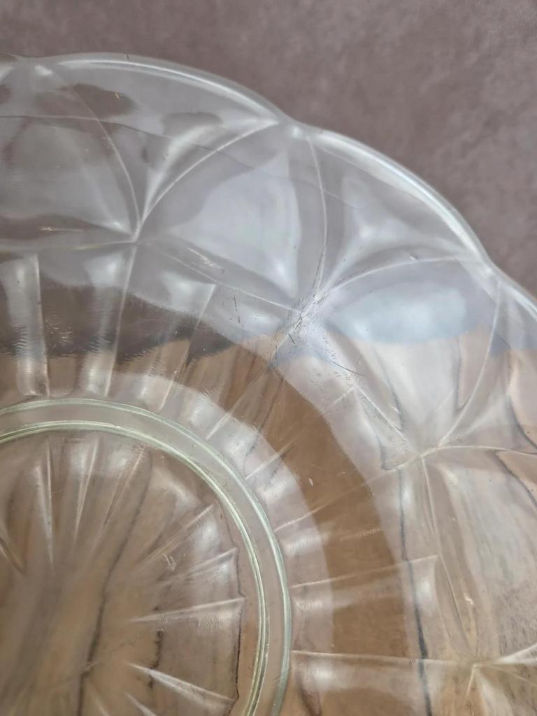 Grand plat ancien en verre ouraline – 31 cm