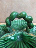 Serviteur vintage en céramique verte coquillages style Vallauris