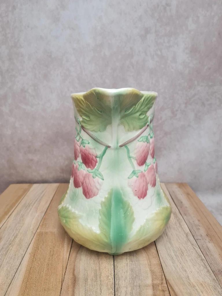 Pichet barbotine Saint-clément décor fraises 🍓 | pièce ancienne