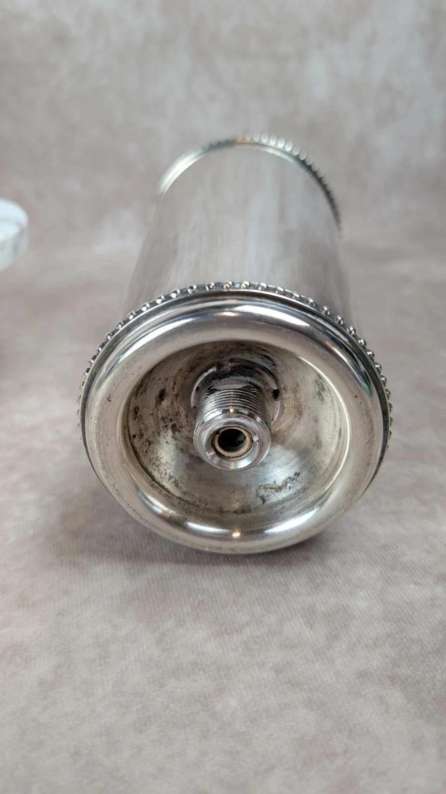 Ancien siphon à soda en métal argenté