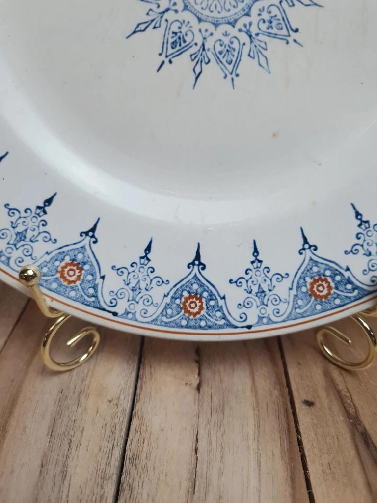 Assiette ancienne terre de fer St Amand modèle 6014 bleu & orange décor oriental 24 cm