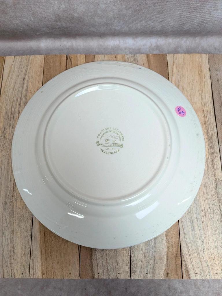 Assiette anglaise Ironstone bleu décor floral & papillons