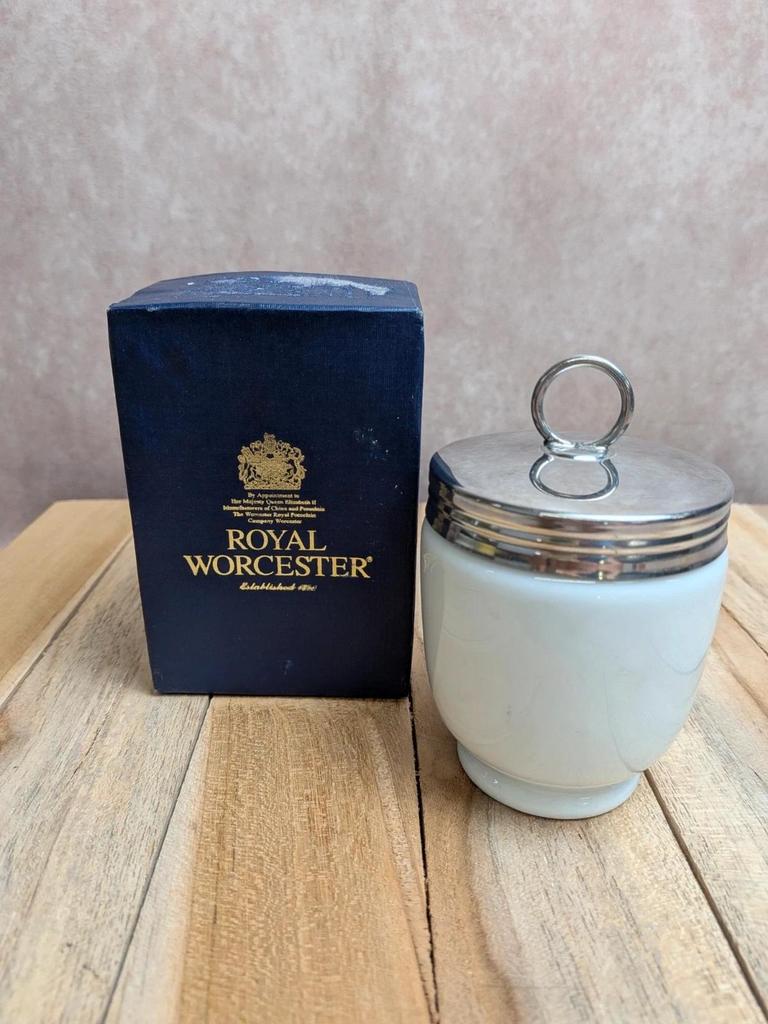 Coquetier cuiseur à œuf Royal Worcester porcelaine anglaise