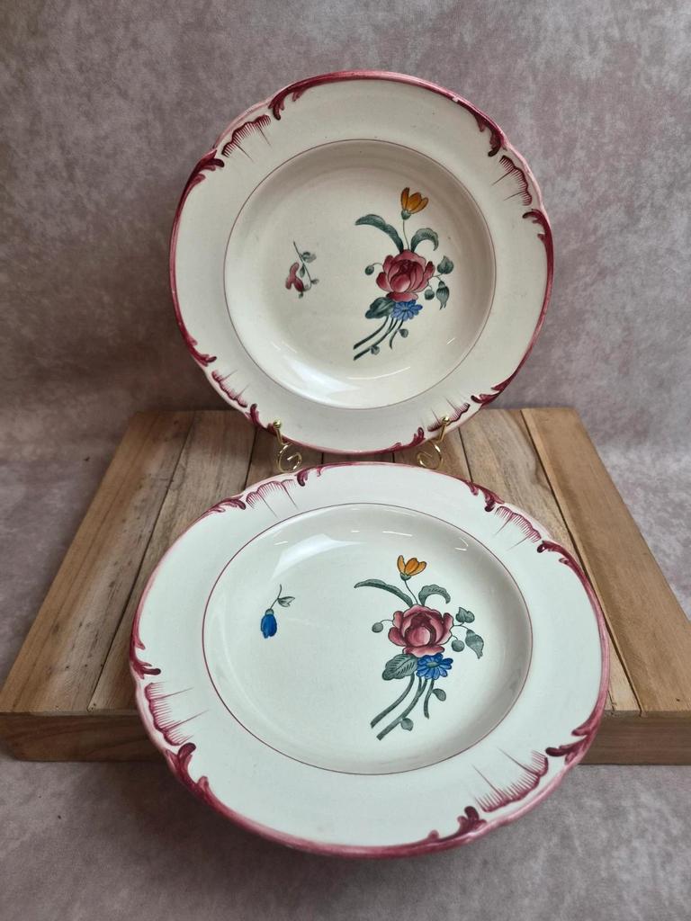 2 assiettes creuses Longchamp Velars – terre de fer – décor floral ancien