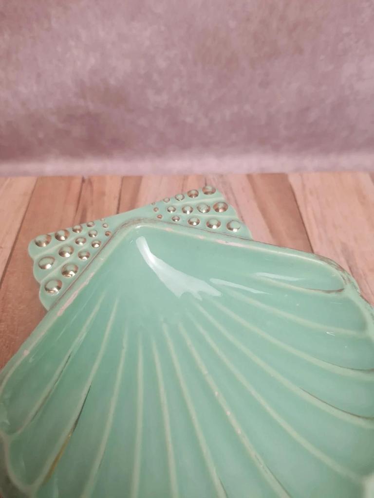 Coquille vintage B. Letalle Saint-clément vert céladon décor perlé