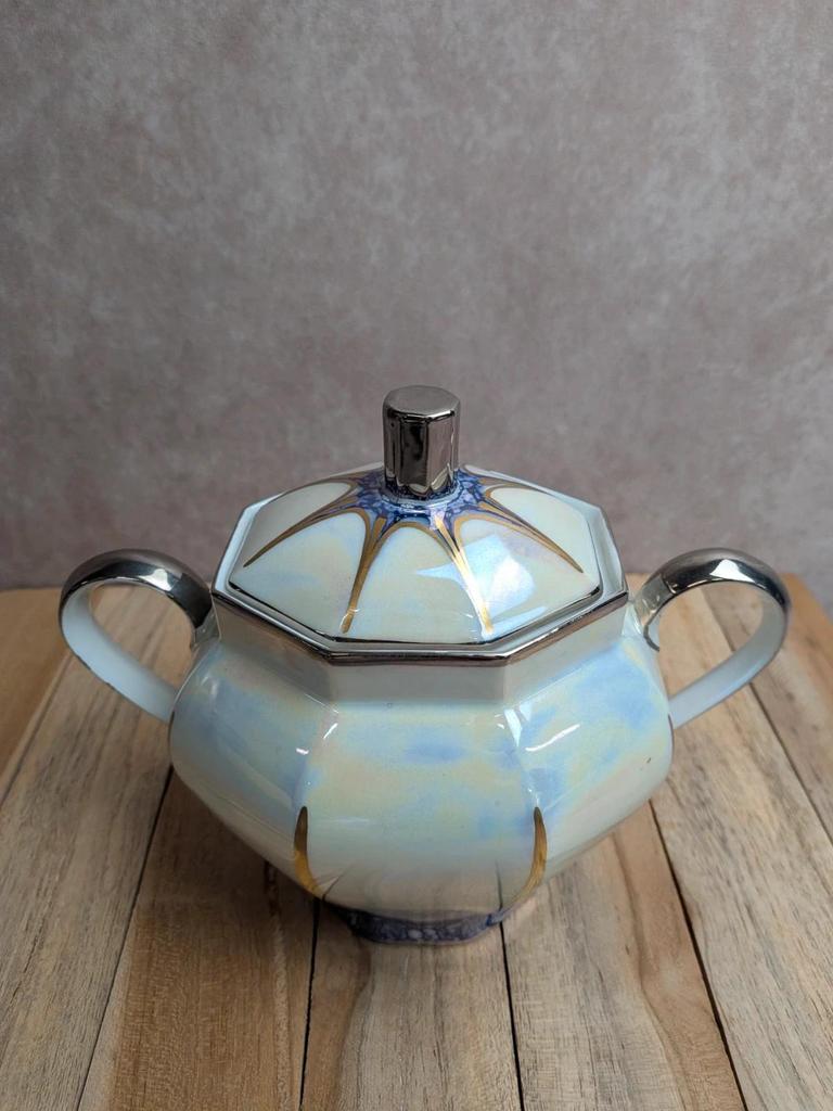 Service à café Art déco Limoges Unique signé Pailles – 27 pièces en porcelaine irisée
