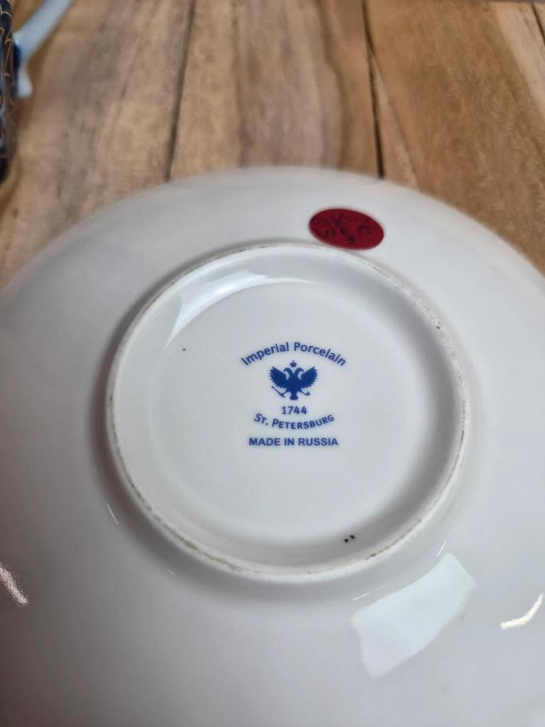 Tasse et soucoupe Imperial Porcelain Saint-pétersbourg cobalt et dorure Russie