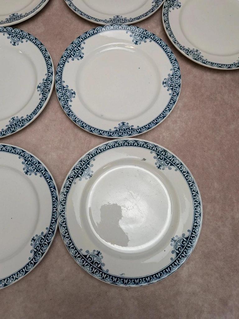 Lot de 8 assiettes à dessert Terre de Fer St Amand modèle Andrinople