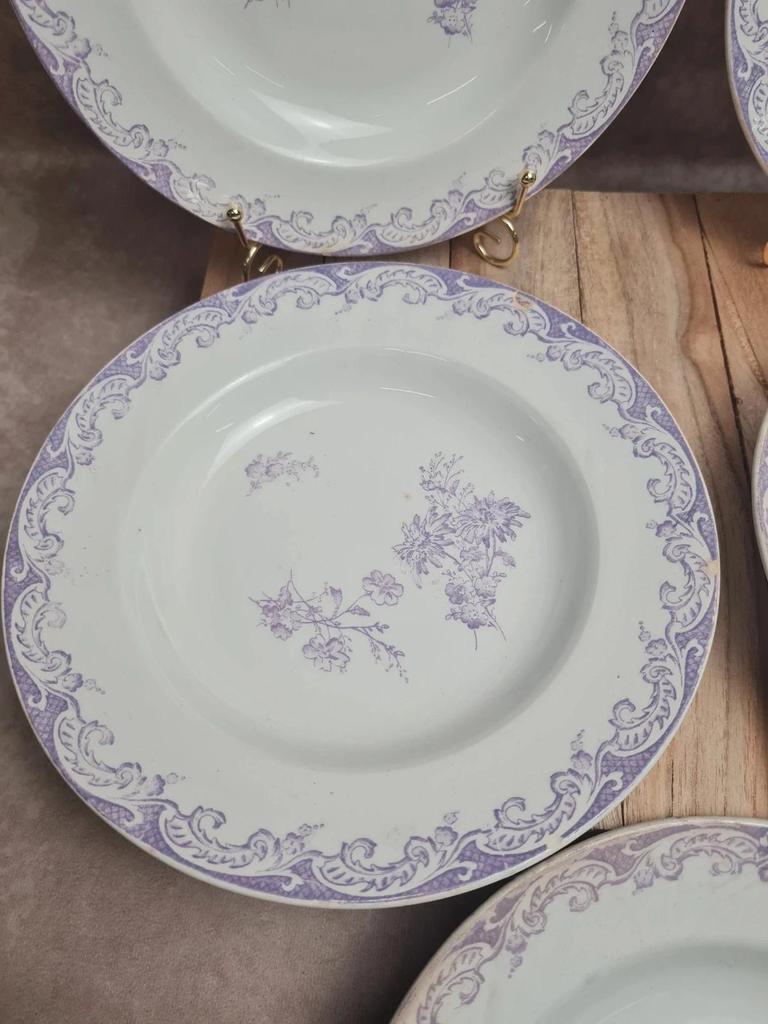 Lot 5 assiettes creuses Terre de Fer Creil & Montereau Service Louis Xv lilas rare