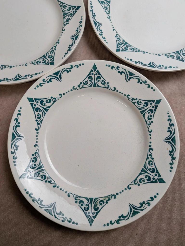 Lot de 7 assiettes plates terre de fer Moulin des Loups Fti 22