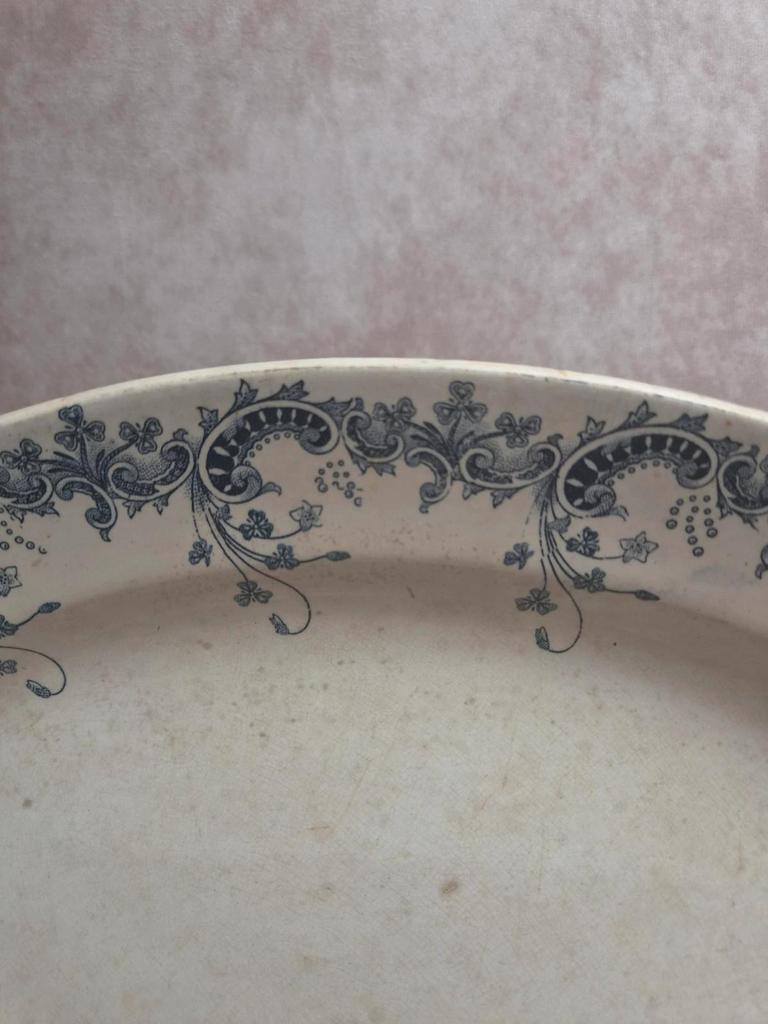 Grand plat ovale terre de fer Saint-amand Hamage modèle Byzantin 36 cm