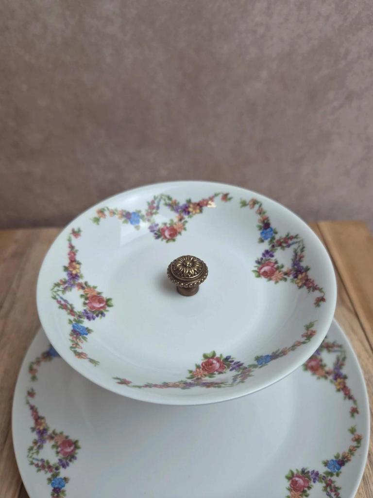 Présentoir à gâteaux 2 étages en porcelaine de Limoges – Décor floral