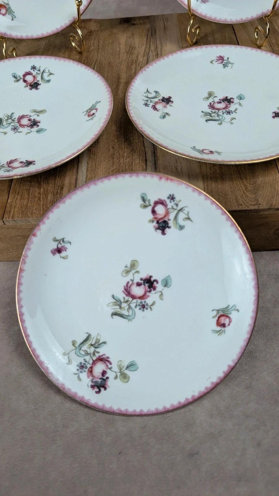 Lot de 5 petites assiettes anciennes Limoges A. Lanternier – décor fleuri rose