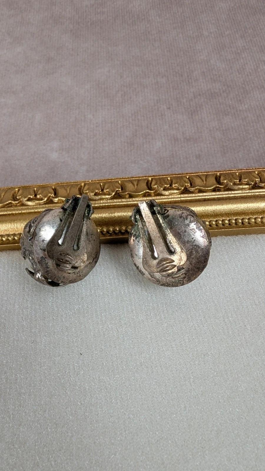 Boucles d’oreilles vintage à clips – perles monture argentée années 50/60