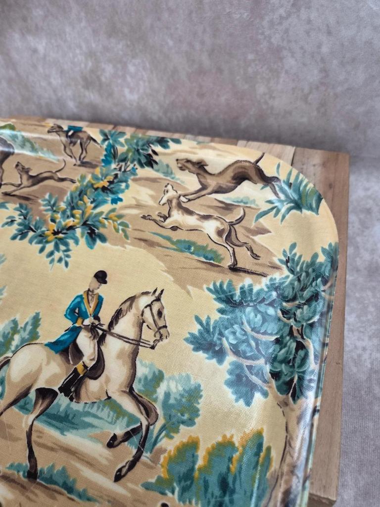 Plateau vintage Cima Paris décor chasse à courre en fibre de verre