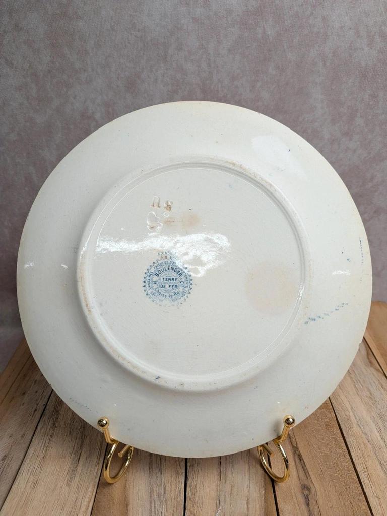 Assiette ancienne Terre de fer H. Boulenger Choisy-le-roi – Décor floral bleu