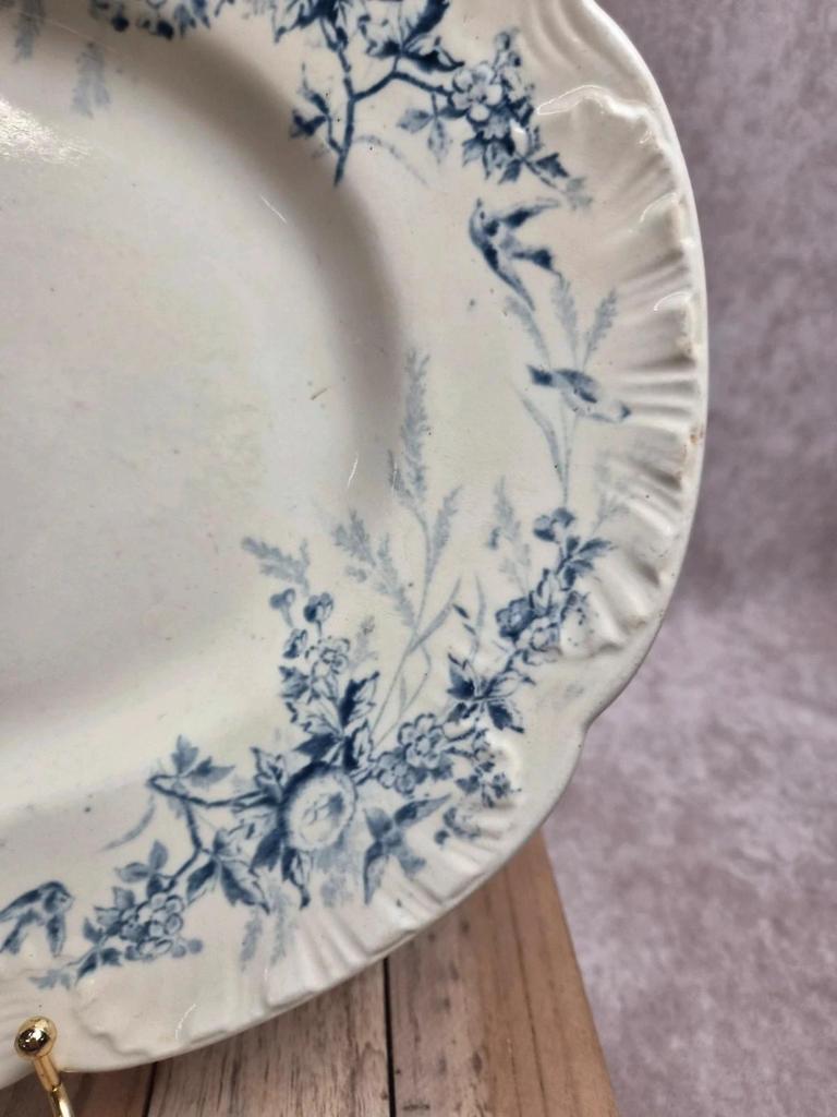 Grand plat ovale Terre de Fer Creil et Montereau Linotte – Xixe