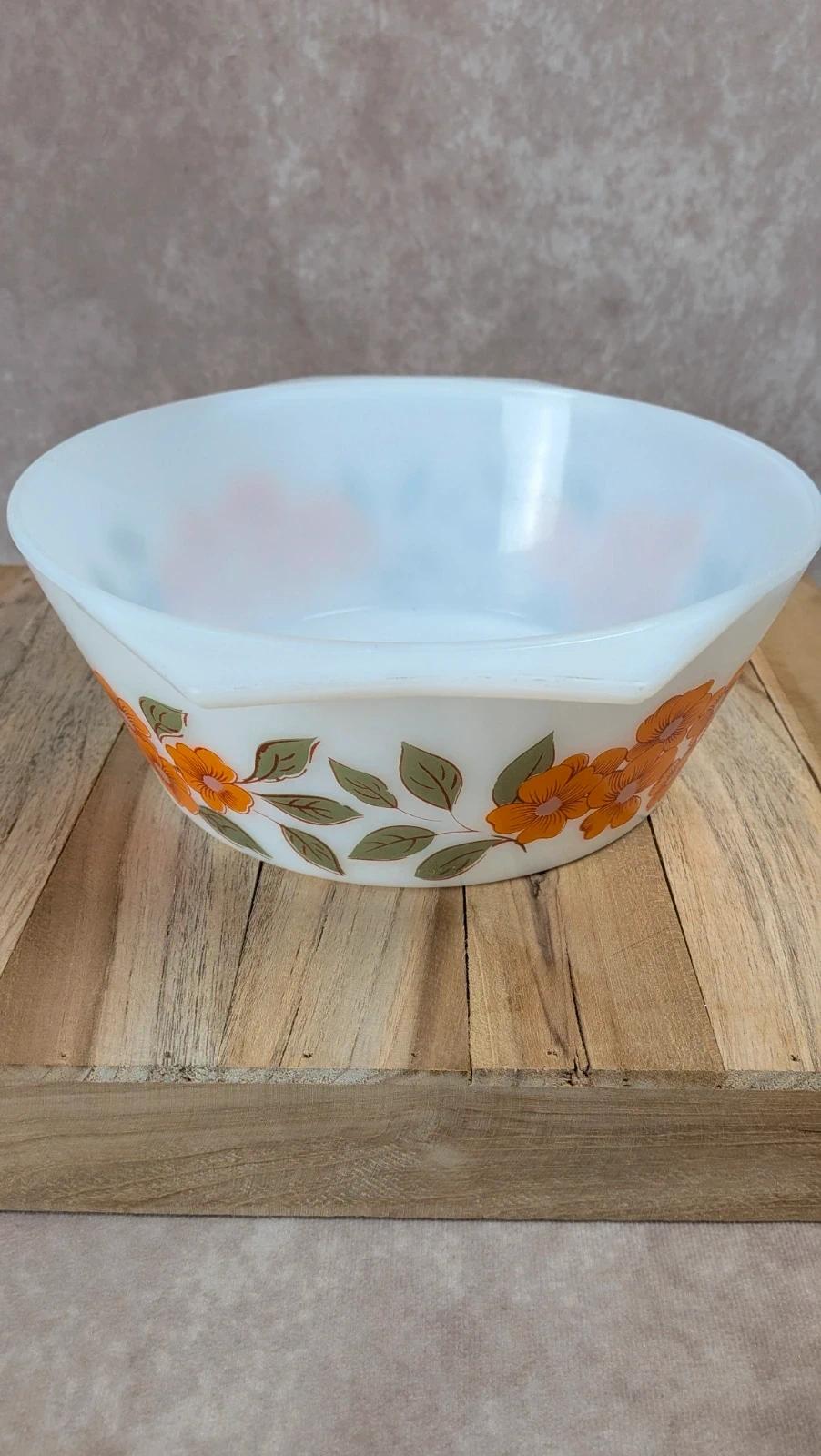 Grand plat Arcopal fleurs orange
