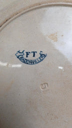 Plat ancien en terre de fer Badonviller modèle turc