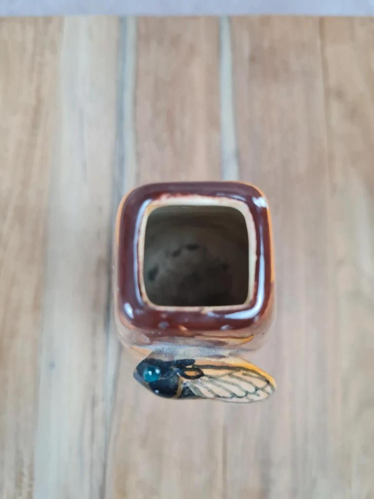🌿 Petit vase cigale signé Jérôme Massier – Vallauris vintage