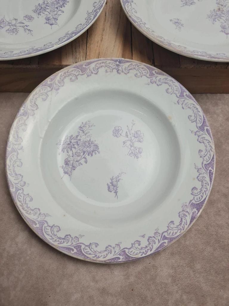 Lot 5 assiettes creuses Terre de Fer Creil & Montereau Service Louis Xv lilas rare