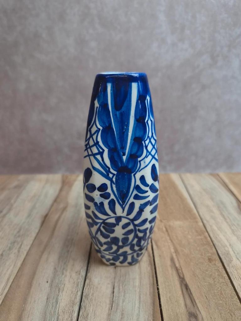 Petit vase ancien en faïence bleu et blanc peint main – décor oriental